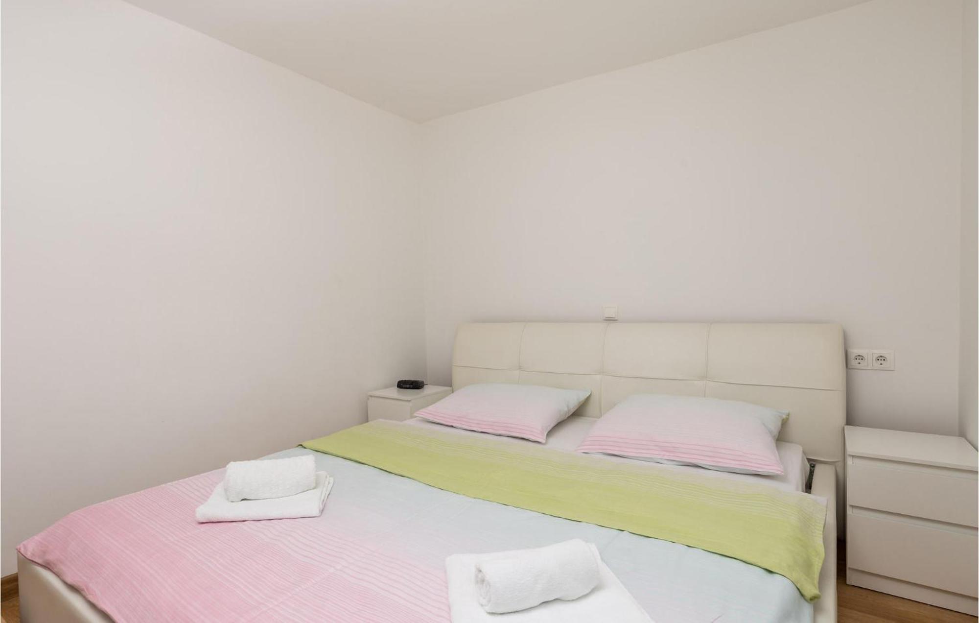 Nice Home In Krk With Kitchen 크르크 외부 사진