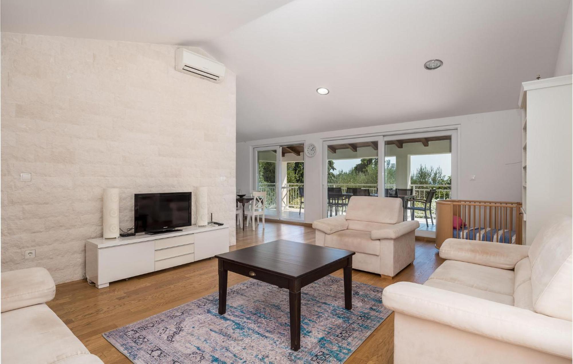 Nice Home In Krk With Kitchen 크르크 외부 사진