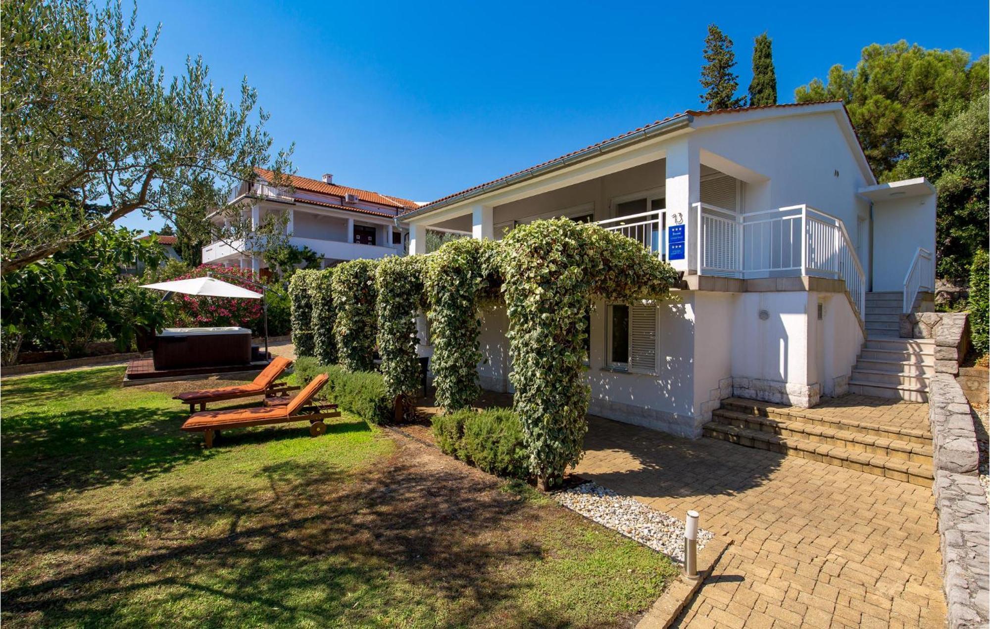Nice Home In Krk With Kitchen 크르크 외부 사진