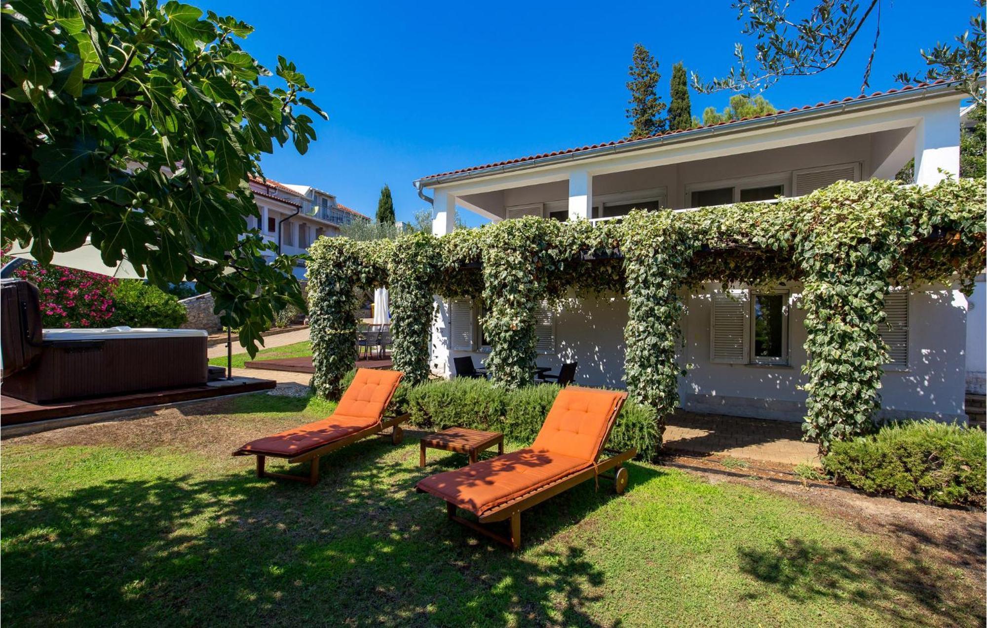 Nice Home In Krk With Kitchen 크르크 외부 사진